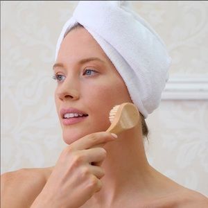 New Daily Facial Dry Brush